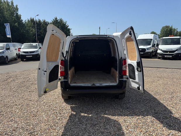 Peugeot Partner SWB L1H1 Low Roof Professional Air Con EURO 6 8