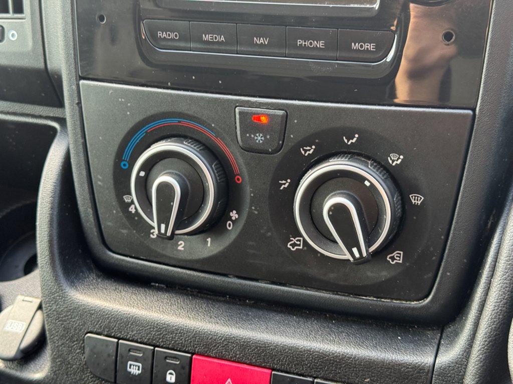 2022 Citroen RelayMWB L2H2 Medium Roof Enterprise 35 Nav Sensors EURO 6 — thumbnail 33 of 50