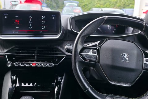Peugeot 2008 1.2 PURETECH S/S GT LINE STUNNING CAR! APPLE CARPLAY! ANDROID AUTO! 15