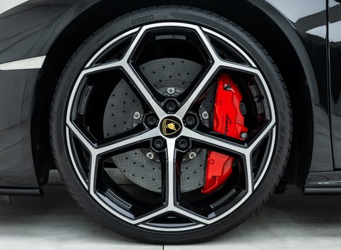 Lamborghini Huracan LP640-4 EVO 24