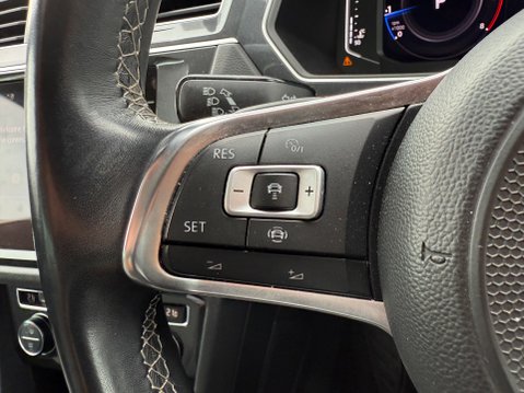 Volkswagen Tiguan R-LINE TECH TSI EVO DSG 27