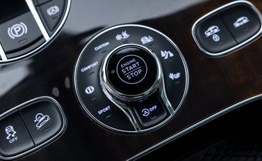 Bentley Bentayga V8 First Edition LHD 33