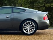 Aston Martin Vanquish V12 S 10