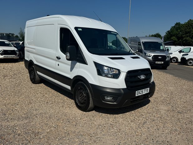 Ford Transit AUTO MWB L2H2 Medium Roof Trend 350 Air Con Sensors EURO 6 NO VAT 4