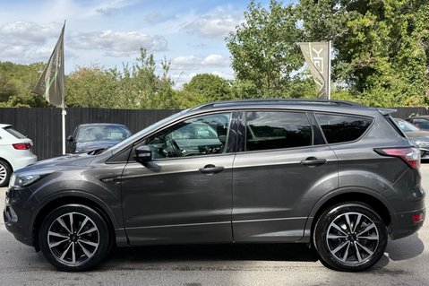 Ford Kuga ST-LINE AUTOMATIC -ONE OWNER- FORD SERVICE HISTORY - APPLE CARPLAY 9