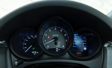 Porsche Macan GTS 17