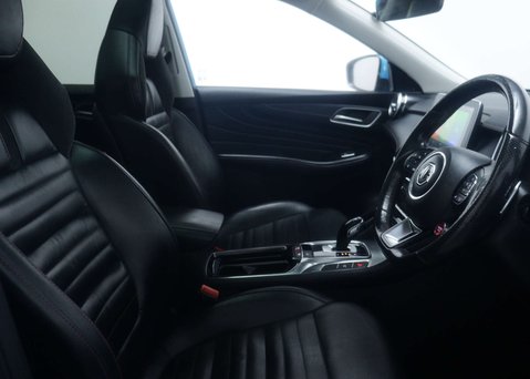 MG HS 1.5 MG HS Exclusive Semi-Auto 5dr 38