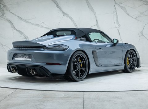 Porsche 718 SPYDER RS PDK 6