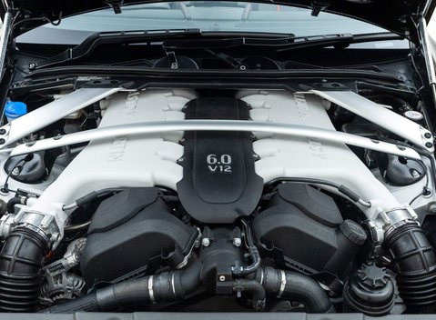 Aston Martin V12 Vantage S Roadster 31