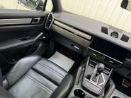 Porsche Cayenne 4.0 Cayenne T S E-Hybrid Auto 4WD 5dr 66