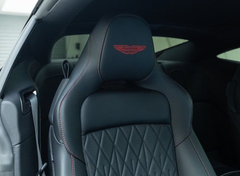 Aston Martin DB12 V8 15