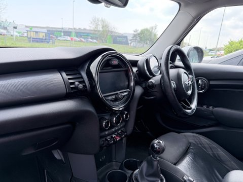 Mini Hatch COOPER D [CHILI + MEDIA XL PACKS] 10