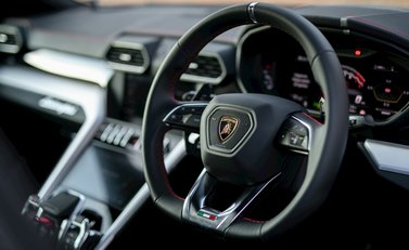 Lamborghini Urus 11