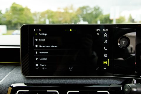 Renault 5 TECHNO E-TECH 26