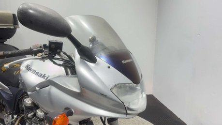 Kawasaki ZR Z750 2002 35K RUNNING PROJECT BIKE 750CC TOUER COMMUTER 18