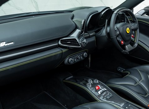 Ferrari 458 SPIDER 21