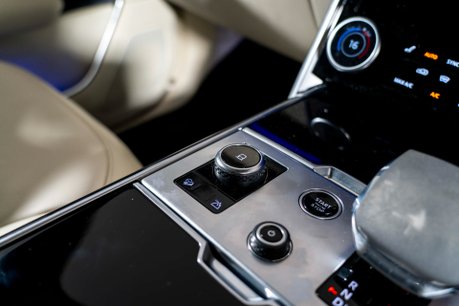 Land Rover Range Rover HSE. NOW SOLD. SIMILAR REQUIRED. PLEASE CALL 01903 254800. 36