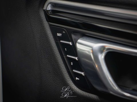 Porsche Macan 3.0 Macan S D Semi-Auto 4WD 5dr 32