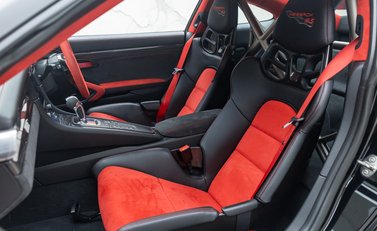Porsche 911 (991) GT2 RS Weissach 18