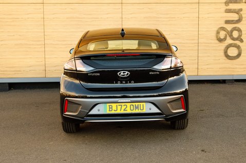 Hyundai IONIQ PREMIUM 7