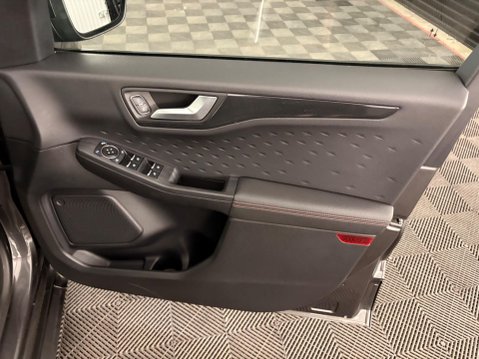 Ford Kuga 2.5 EcoBoost Duratec 14.4kWh ST-Line X CVT Euro 6 (s/s) 5dr 35