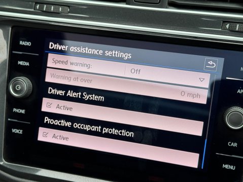 Volkswagen Tiguan 2.0 TDI R-Line Euro 6 (s/s) 5dr 30