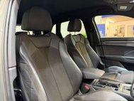 Audi Q3 2.0 TDI 35 S line SUV 5dr Diesel S Tronic Euro 6 (s/s) (150 ps) 44