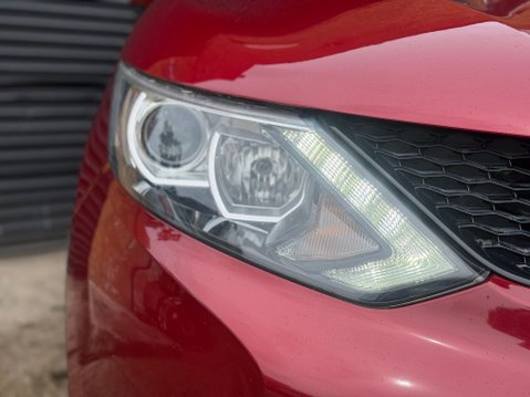Nissan Qashqai 1.2 DIG-T n-tec SUV 5dr Petrol Manual 2WD Euro 6 10