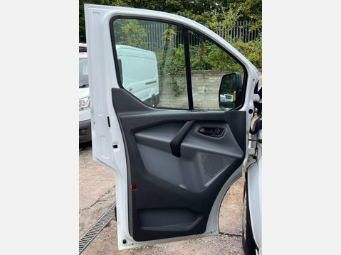 Ford Transit Custom 2.2 TDCi 270 Panel Van 5dr Diesel Manual L1 H2 (186 g/km, 98 bhp) 43