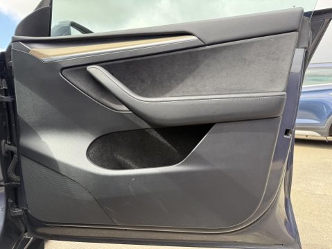 Tesla Model Y (Dual Motor) Long Range SUV 5dr Electric Auto 4WDE (384 bhp) 32