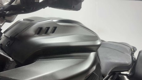 Yamaha MT-10 1000 Hyper-naked Mt 35k serviced extras new battery and MOT 23