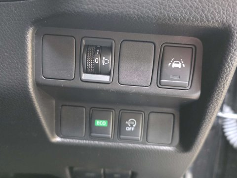 Nissan Qashqai 1.3 Qashqai N-Connecta DiG-T Semi-Auto 5dr 37