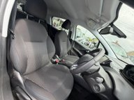 Peugeot 208 PURETECH S/S SIGNATURE 10