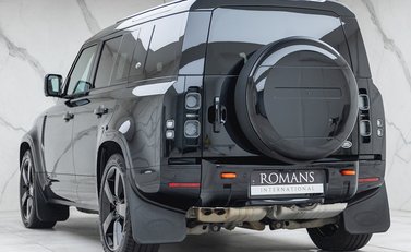 Land Rover Defender 110 D300 X 3