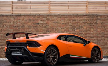 Lamborghini Huracan Performante 7