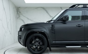 Land Rover Defender 110 V8 31