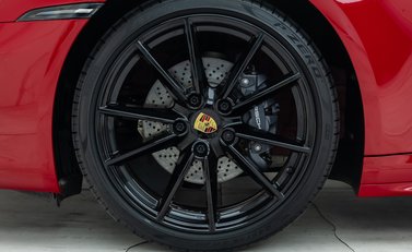 Porsche 911 Carrera 4 (992) 28