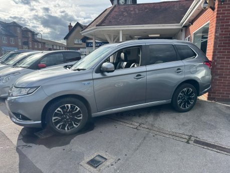 Mitsubishi Outlander 2.0h 12kWh GX4hs CVT 4WD Euro 6 (s/s) 5dr 5