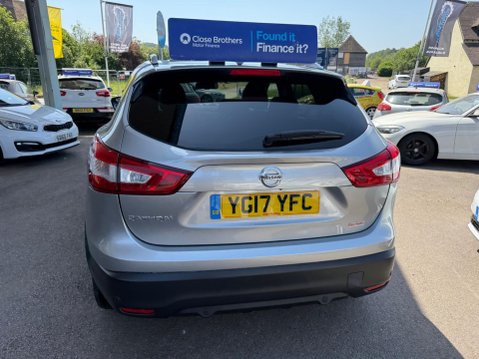 Nissan Qashqai 1.5 dCi Tekna 2WD Euro 6 (s/s) 5dr 11
