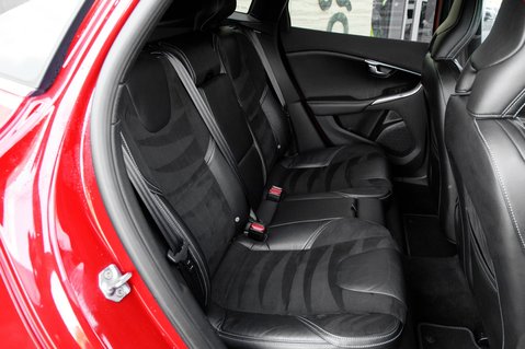 Volvo V40 T2 R-DESIGN NAV PLUS 34