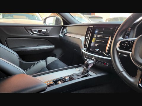 Volvo V60 T4 R-DESIGN PLUS 13