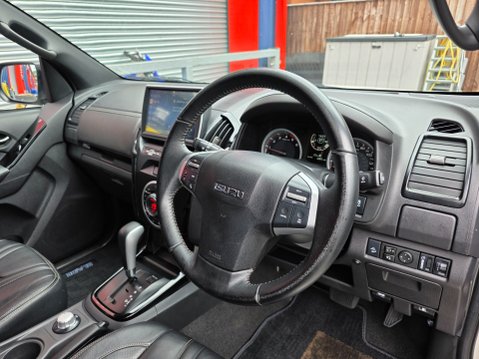 Isuzu D-Max BLADE DCB 22