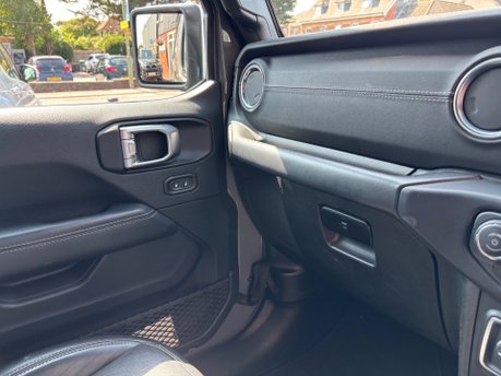 Jeep Wrangler 2.0 GME Overland SUV 2dr PETROL Auto 4WD Euro 6 (s/s) (272 ps) 31