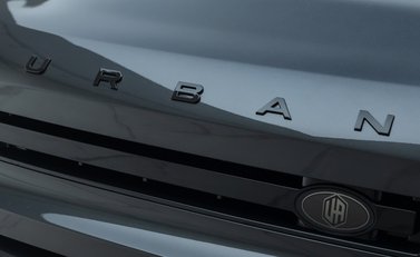 Land Rover Defender 90 V8 P525 URBAN 31