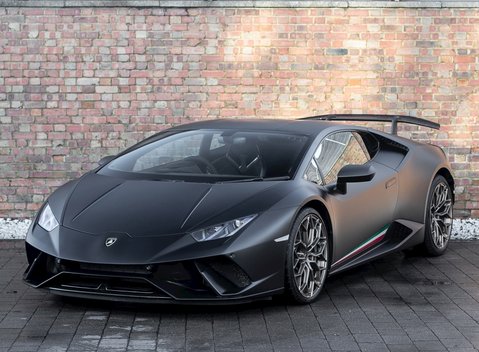 Lamborghini Huracan LP640-4 Performante 6