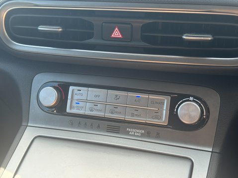 Hyundai KONA 39kWh Premium SUV 5dr Electric Auto (10.5kW Charger) (136 ps) 25