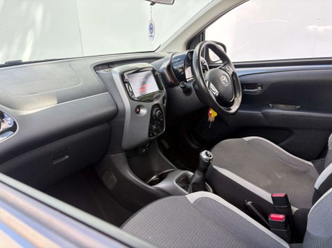 Toyota Aygo 1.0 Aygo X-Play TSS VVT-i 5dr 45