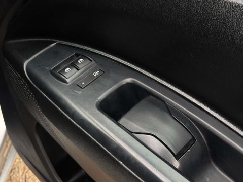 Vauxhall Combo 1.2 Combo 2300 Sport CDTi ecoFLEX S/S 29