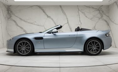 Aston Martin V12 Vantage S ROADSTER 7