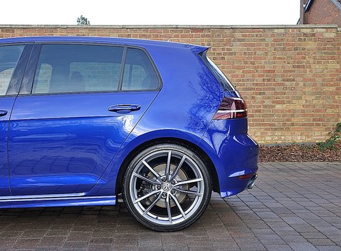 Volkswagen Golf R 20